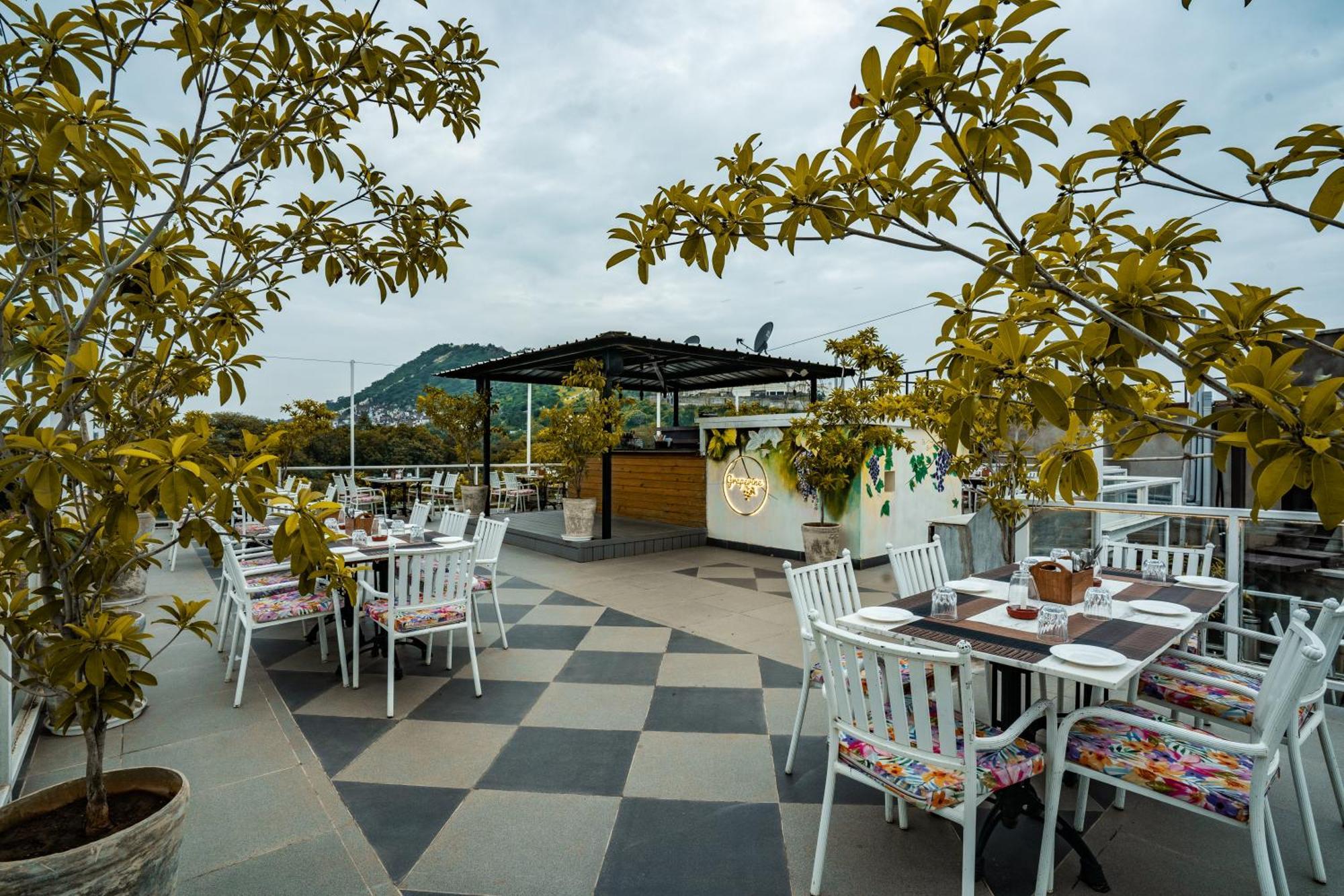 Tripli Hotels Shiv Villas Udaipur Eksteriør billede