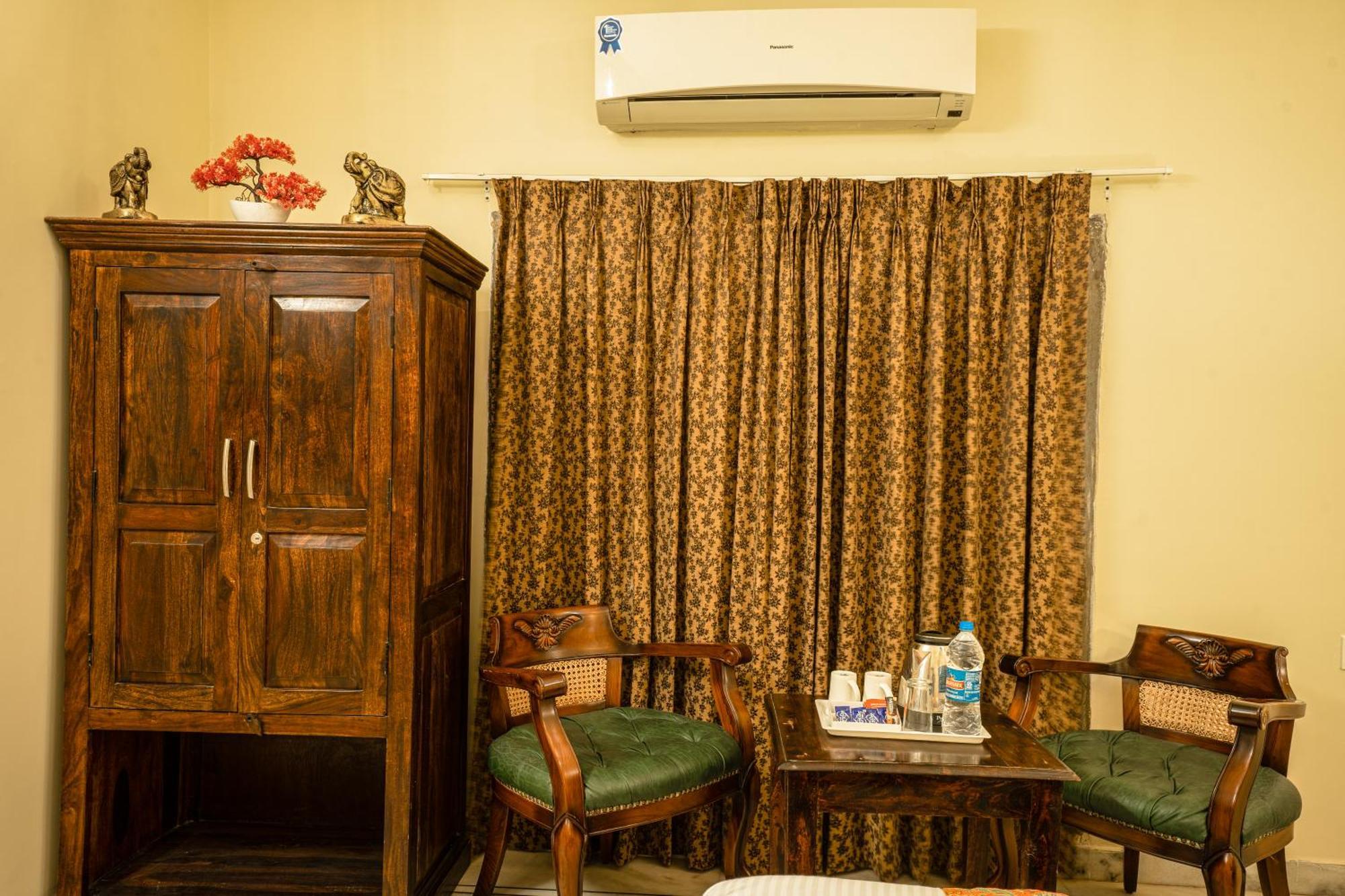 Tripli Hotels Shiv Villas Udaipur Eksteriør billede