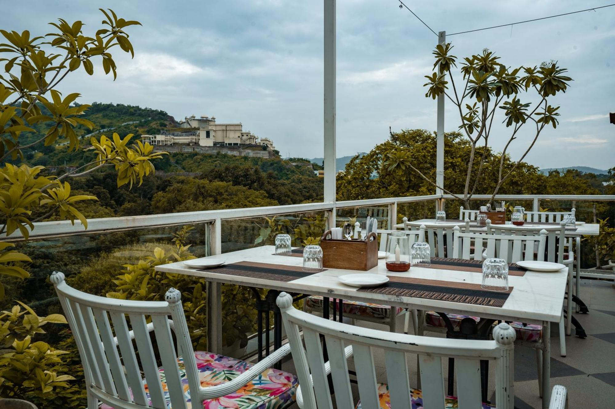 Tripli Hotels Shiv Villas Udaipur Eksteriør billede