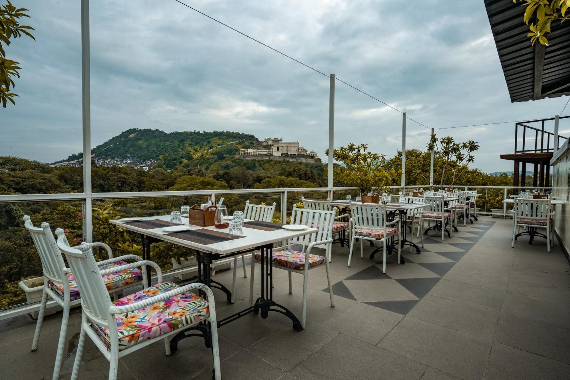 Tripli Hotels Shiv Villas Udaipur Eksteriør billede