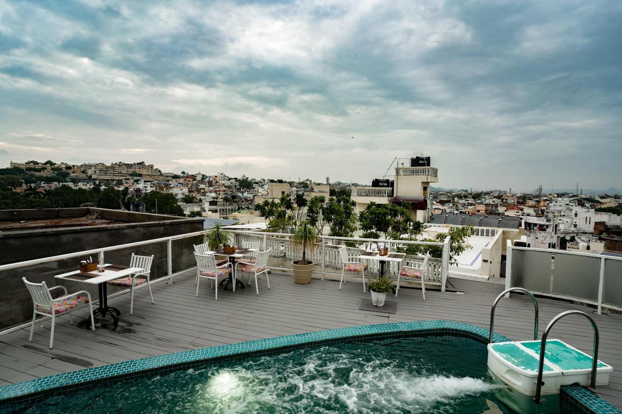 Tripli Hotels Shiv Villas Udaipur Eksteriør billede